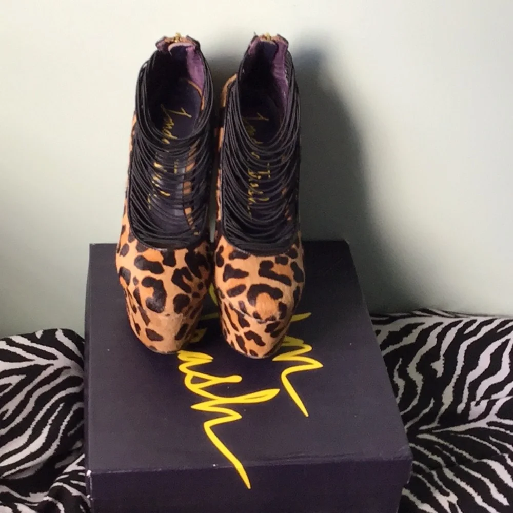 💰💰London Trash Ceres Leather Platform Heels💰💰